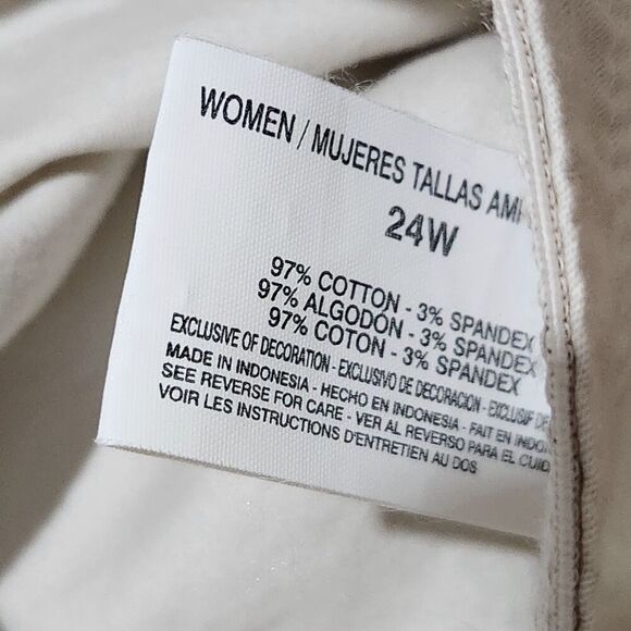 Gloria Vanderbilt Capri Shorts Size 24W Cream Color With Pockets - Picture 11 of 12